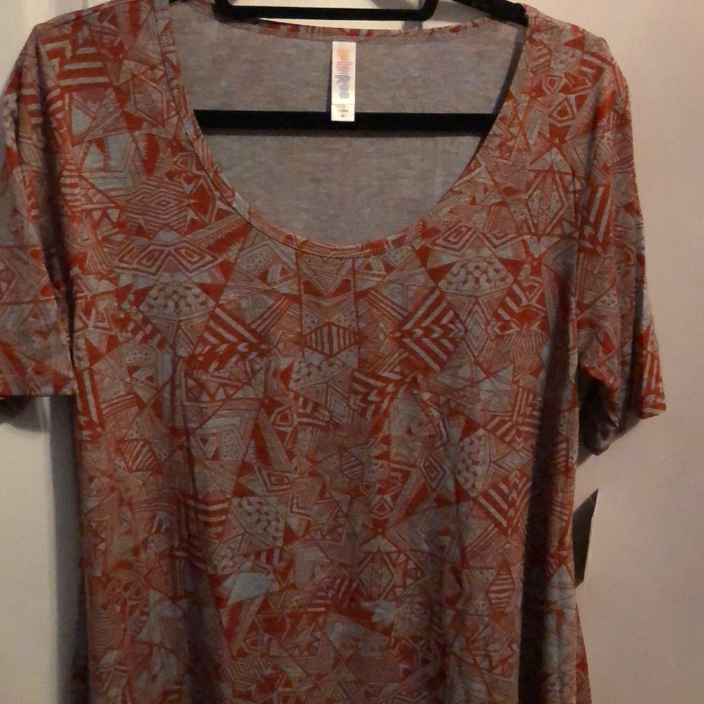 LuLaRoe perfect T size Medium.